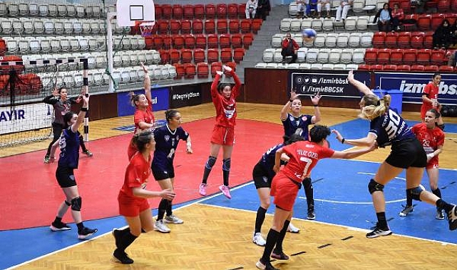 Mavi Kelebekler'in bileği bükülmüyor