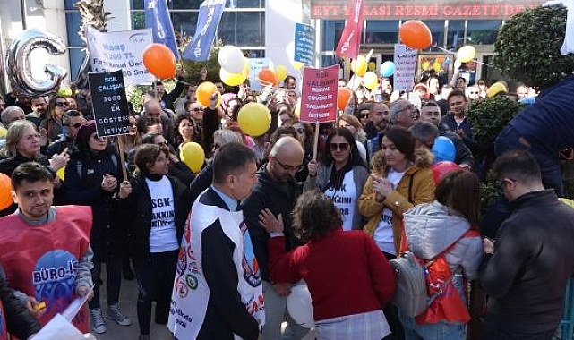 SGK çalışanlarından balonlu iş bırakma eylemi
