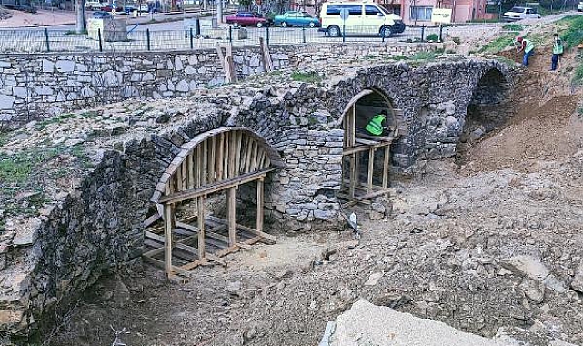 Tarihi Onaç Köprüsü restore ediliyor