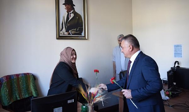 Vali Yazıcı, 8 Mart Dünya Kadınlar Günü'nü kutladı