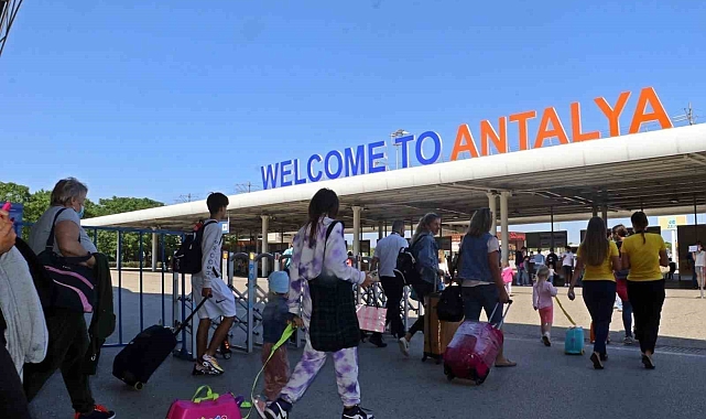 Antalya turizmde tüm zamanların en iyi başlangıç rekorunu kırdı