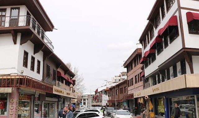 Asırlık çarşıdaki restorasyonda sona gelindi