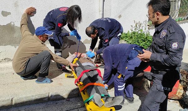 Elektrikli bisikletten düşüp yaralandı