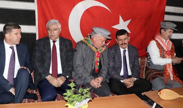 Fuarda Yörük çadırına yoğun ilgi