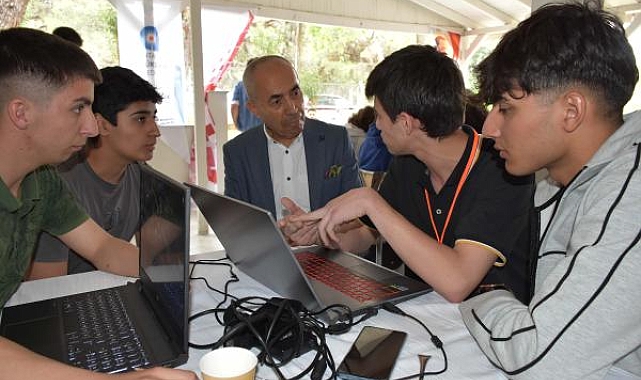 İş insanı Ali Bıdı gençlere mentorluk yaptı