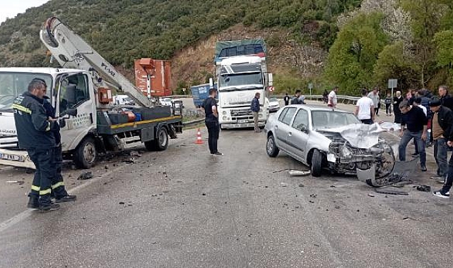 Kamyonetle otomobil çarpıştı: 5 yaralı