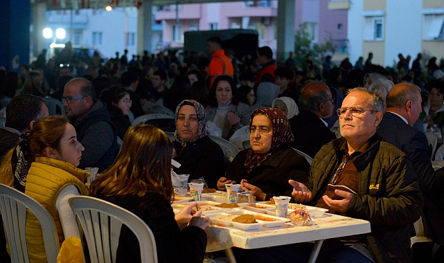 Kızıltoprak’ta 2 bin 500 kişilik iftar