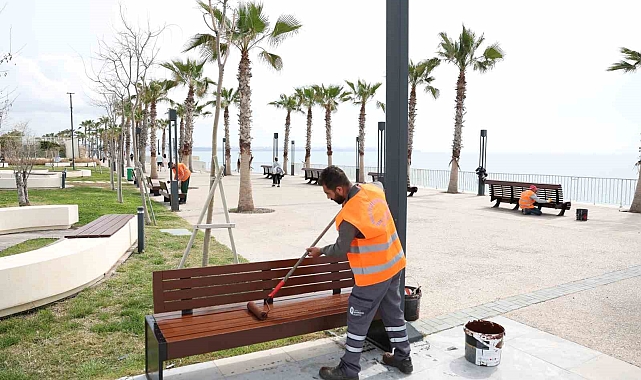 Konyaaltı Sahil Projesi'nde yaz sezonu hazırlığı başladı