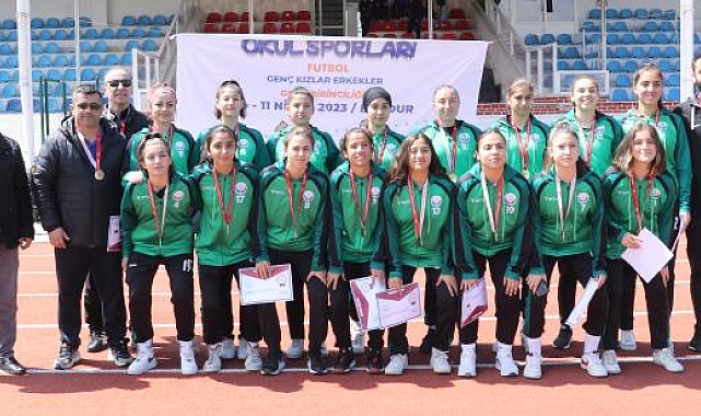 Liseliler futbolda kozlarını paylaştı