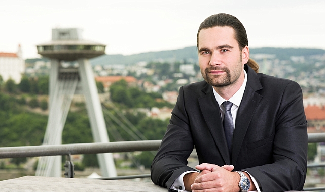 Teknolojik aletlerde sürekli tehditlere karşı çözüm ne ?