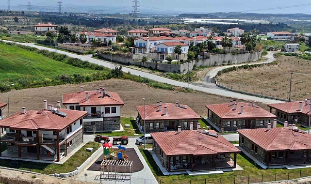 Türkiye'nin en büyük yangınından etkilenen köy yeniden doğdu
