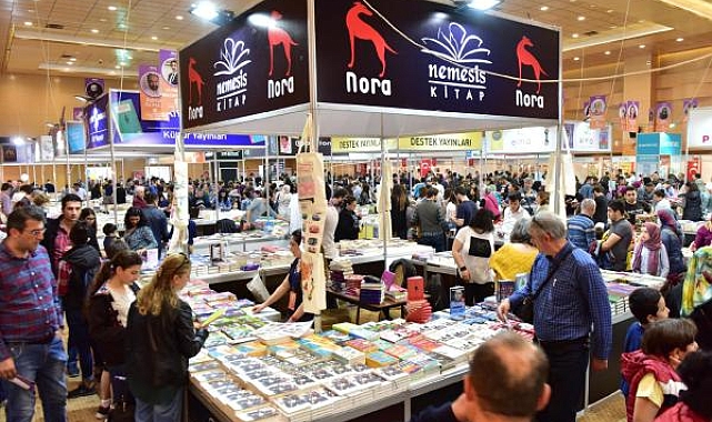 Usta yazarlar 5. Kepez Kitap Fuarı'nda