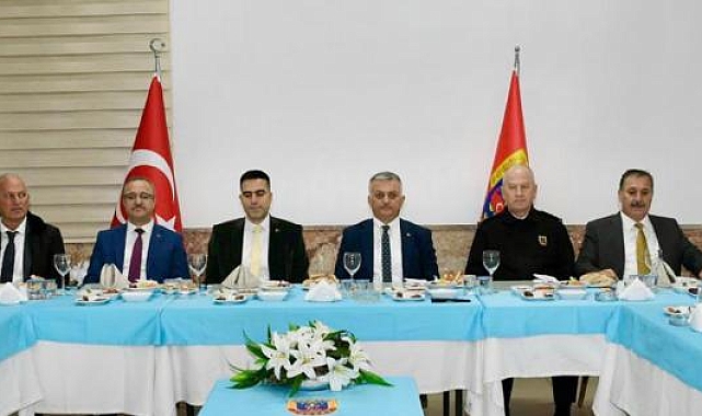 Vali Yazıcı, iftarını Elmalı İlçe Jandarma Komutanlığı'nda yaptı