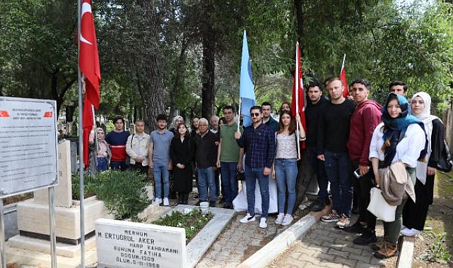 Yüzbaşı Aker mezarı başında anıldı