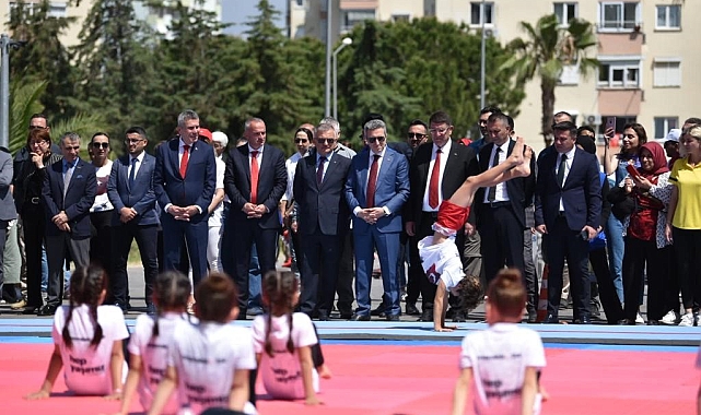 19 Mayıs Atatürk'ü Anma, Gençlik ve Spor Bayramı Antalya'da coşkuyla kutlandı