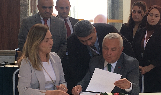 28. Dönem için kaydını ilk yaptıran MHP Adana milletvekili Ayşe Sibel Ersoy oldu