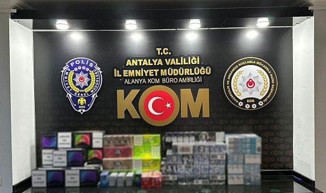 Antalya polisi 2 bin 500 paket gümrük kaçağı sigara ele geçirdi