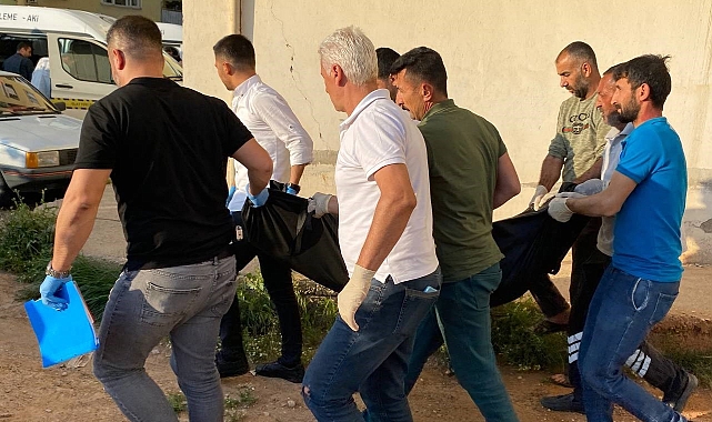 Antalya'da 4 çocuk annesi eşini sırtından 8 kez bıçaklayan cani koca tutuklandı