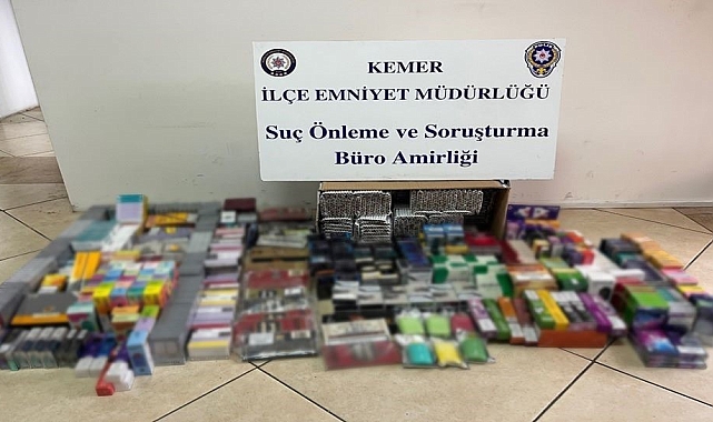 Antalya'da 4 farklı iş yerine elektronik ve kaçak sigara operasyonu