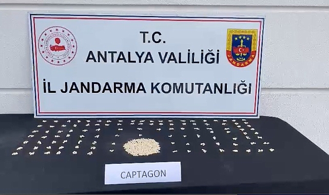 Antalya'da bin 427 adet uyuşturucu hap ele geçirildi