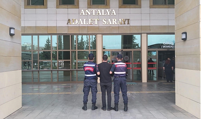 Antalya'da jandarmadan uyuşturucu operasyonları