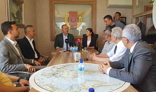 Bakan Çavuşoğlu'dan kundaklama açıklaması