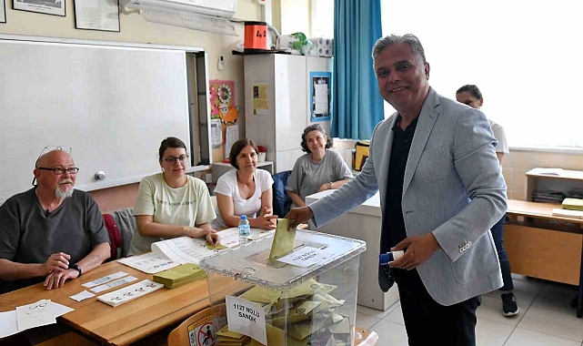 Başkan Uysal, oyunu kullandı