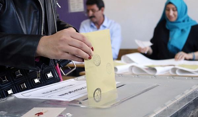 Batı Akdeniz'de 2.4 milyon seçmen sandığa gidiyor