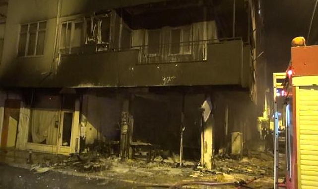 Binanın zemin katındaki atölyede çıkan yangında 12 kişi dumandan etkilendi