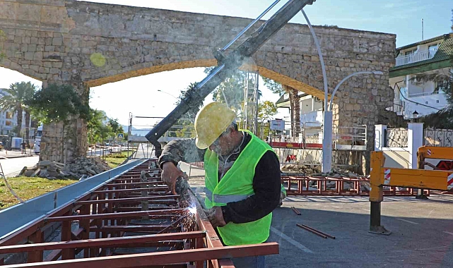 Büyükşehir Belediyesi Kemer giriş takını yeniledi
