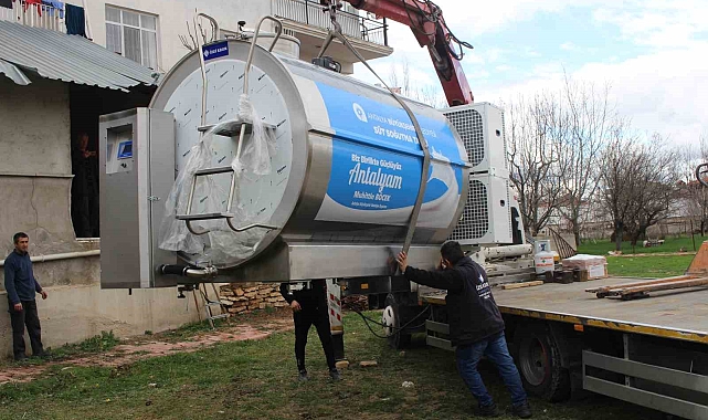 Büyükşehir'den Korkuteli Yelten'e süt tankı
