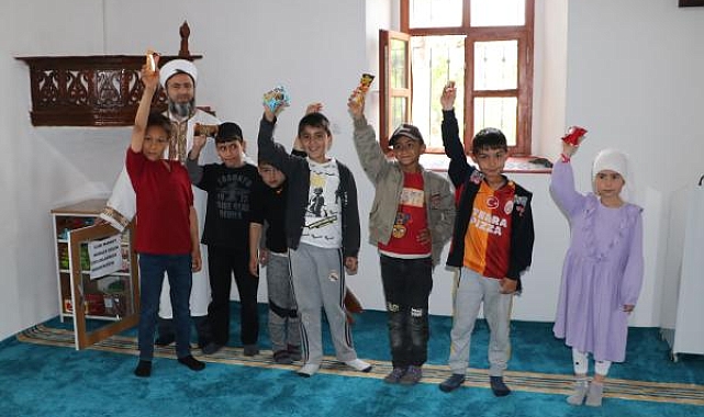 'Cami Market' ve oyun salonuyla çocuklar camiye ve namaza teşvik ediliyor