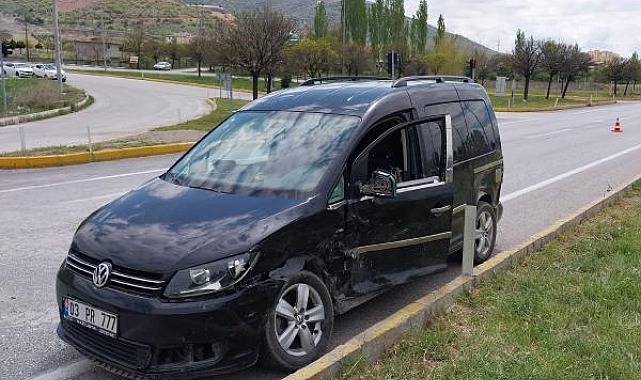 Çay'da kaza: 3 yaralı