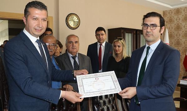 CHP'li Akbulut mazbatasını aldı
