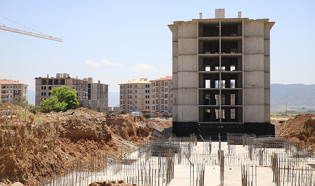 Depremzedeler için yapılan kalıcı konutlar hızla yükseliyor