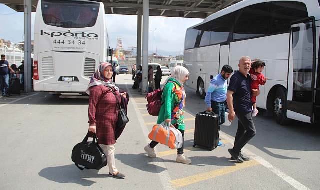 Depremzedeler oy kullanmak için Hatay'a geri dönüyor