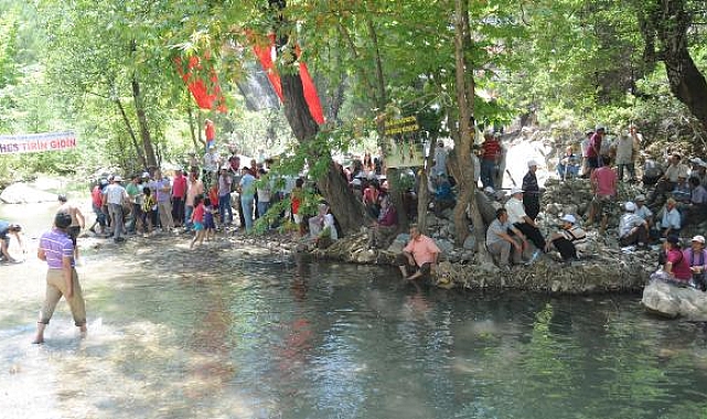 HES karşıtı 11 kişiye verilen para cezasını, mahalleli kampanyayla topladı