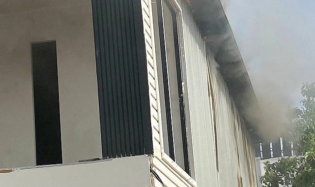 İnşaat halindeki emlak ofisi alevlere teslim oldu