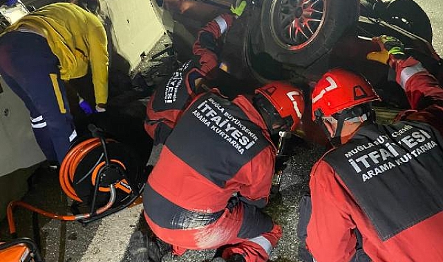 Kamyonete arkadan çarpan otomobilin sürücüsü öldü 