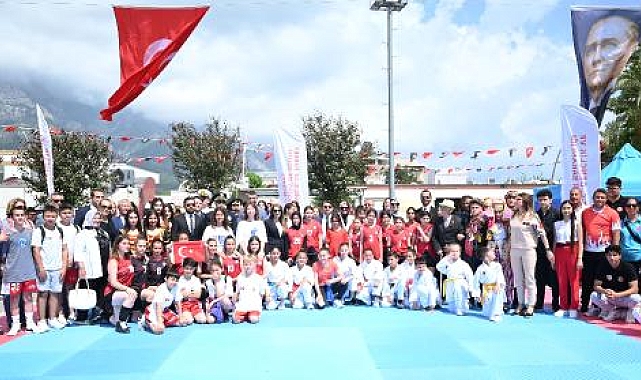 Kemer'de 19 Mayıs töreni