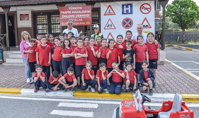 Kepez'den geleceğin sürücü adaylarına trafik eğitimi