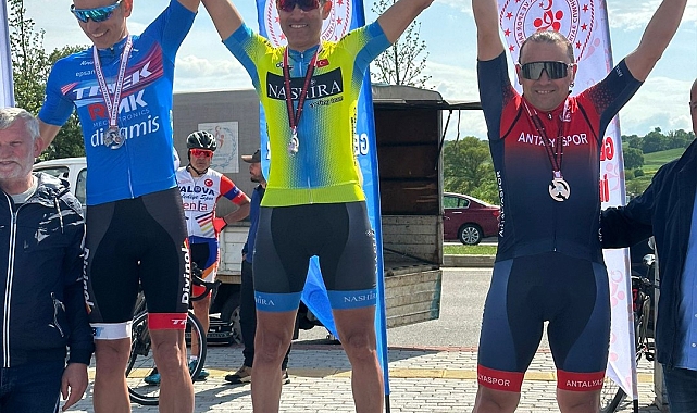 Kırmızı-beyaz pedallardan Bursa'da iki üçüncülük