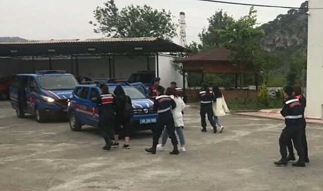 Muğla ve Denizli'de, masaj salonlarına fuhuş operasyonu: 8 gözaltı