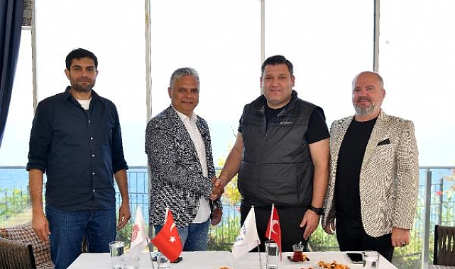 Muratpaşa'nın Sultanları, iddialı bir takım olarak geliyor
