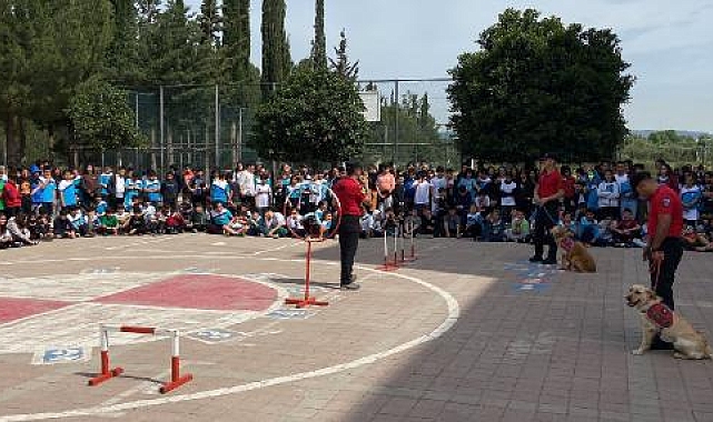 Öğrencilere JAK'tan deprem eğitimi