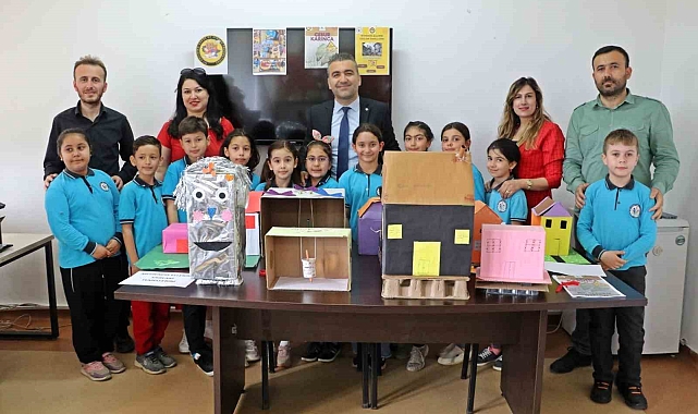 Öğrencilerine deprem bilincini aşılamak için proje başlattı