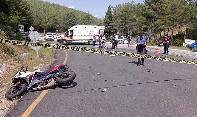 Otomobilin çarptığı motosikletin sürücü polis memuru hayatını kaybetti
