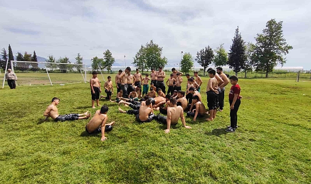 Serik gençlik merkezi güreş takımı sezonu açtı