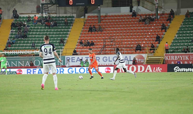 Spor Toto Süper Lig: Corendon Alanyaspor: 0 - Kasımpaşa: 0 (ilk yarı)