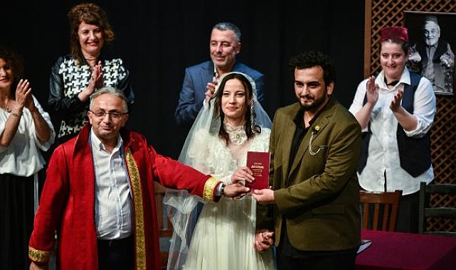 Tanıştıkları sahnede 13 yıl sonra dünyaevine girdiler